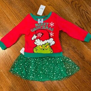 NWT! The Grinch two piece set 18 months